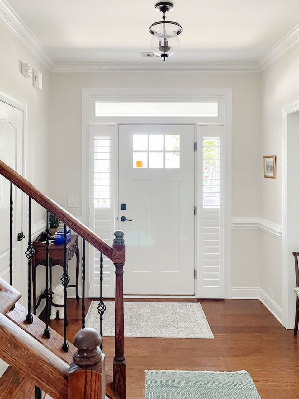 Sidelite shutters with split tilt